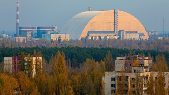 Czterdzieści lat po katastrofie: Nowe oblicze Czarnobyla i polski renesans jądrowy