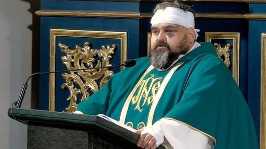Ranny ksiądz zabrał głos po ataku: „Nie odpowiadajmy złem za zło”