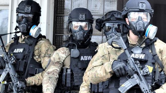 Tłumy chętnych do ABW. 300 zgłoszeń na jedną ofertę. Kuszą nie tylko zarobki