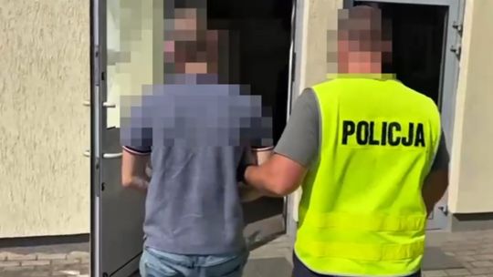 Ukradł tablicę rejestracyjną, przerobił ją i umieścił na innym samochodzie. Wszystko po to, aby zatrzeć ślady – odpowie teraz przed sądem