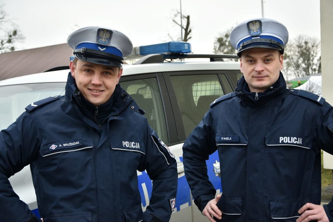 Szybka reakcja policjantów drogówki ocaliła życie 16-latki