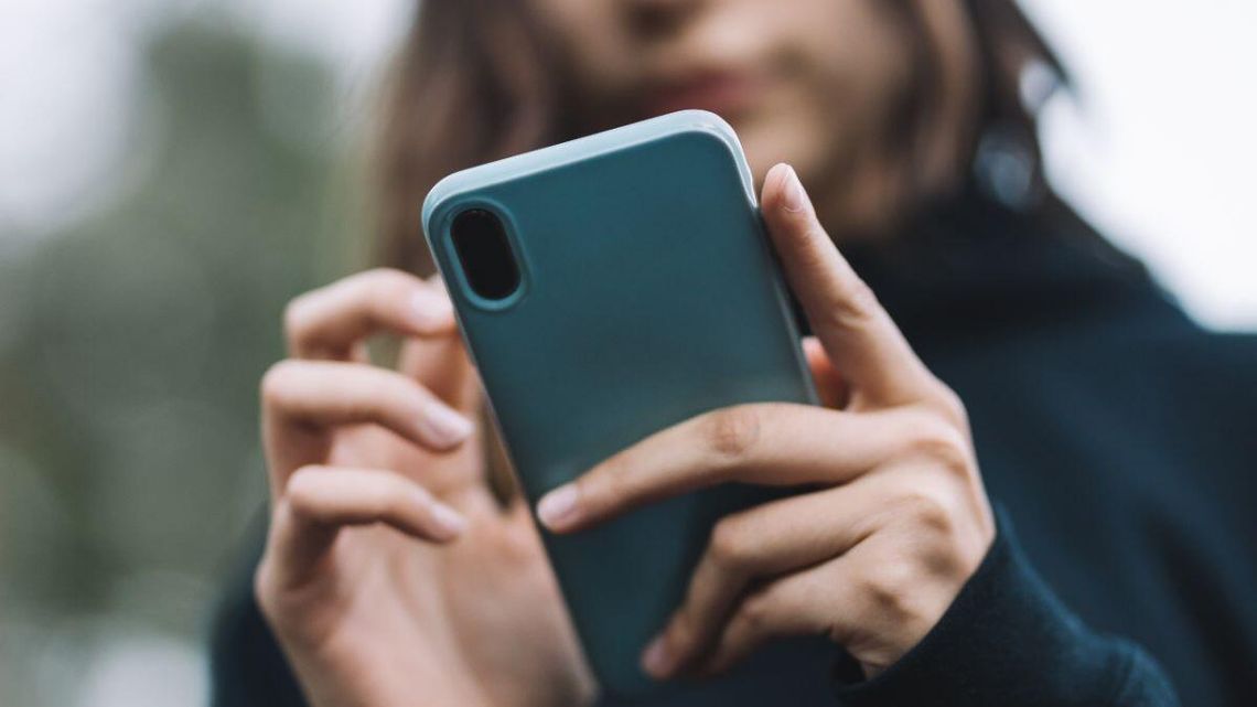 Polacy przenoszą numery telefonów do innych sieci