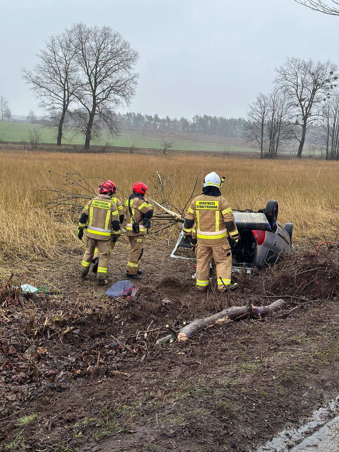 Wypadek w powiecie iławskim – 49-latka dachowała Renaultem!