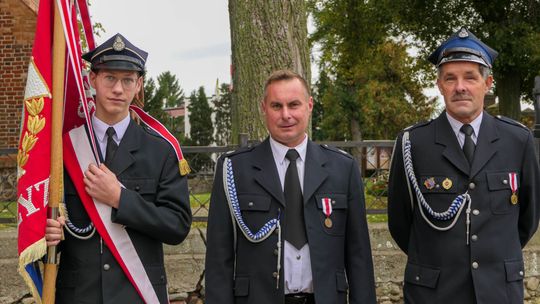 Uroczyste przekazanie nowego samochodu ratowniczego w OSP Grodziczno